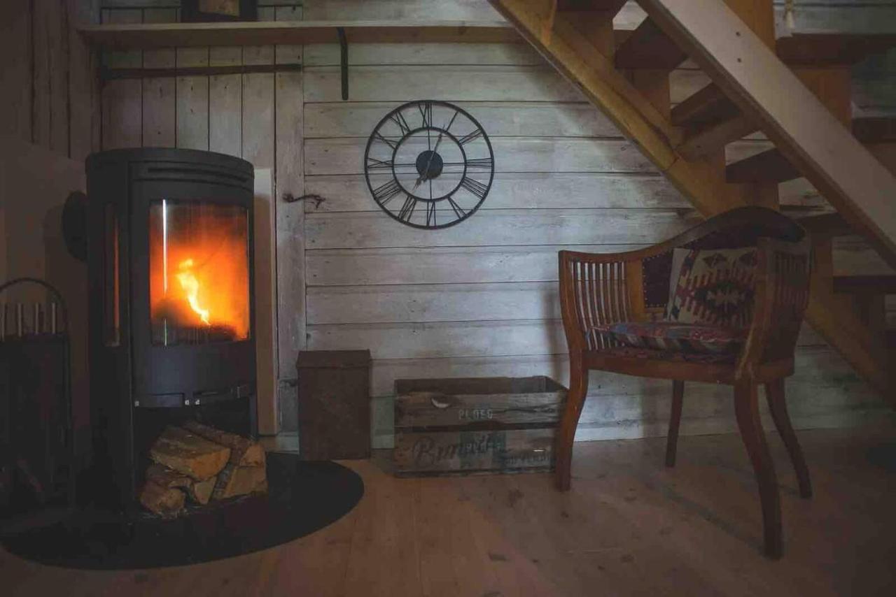 Romantic Spa Villa With Fireplace By The Lake Stjarnsund Exterior photo